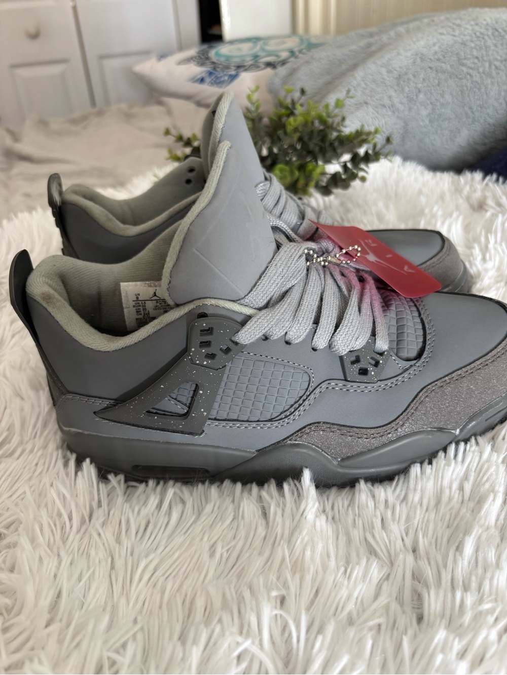 Jordan Retro Low-Top Sneakers in Gray